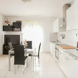  Apartment Nina , Bacvice Croatia